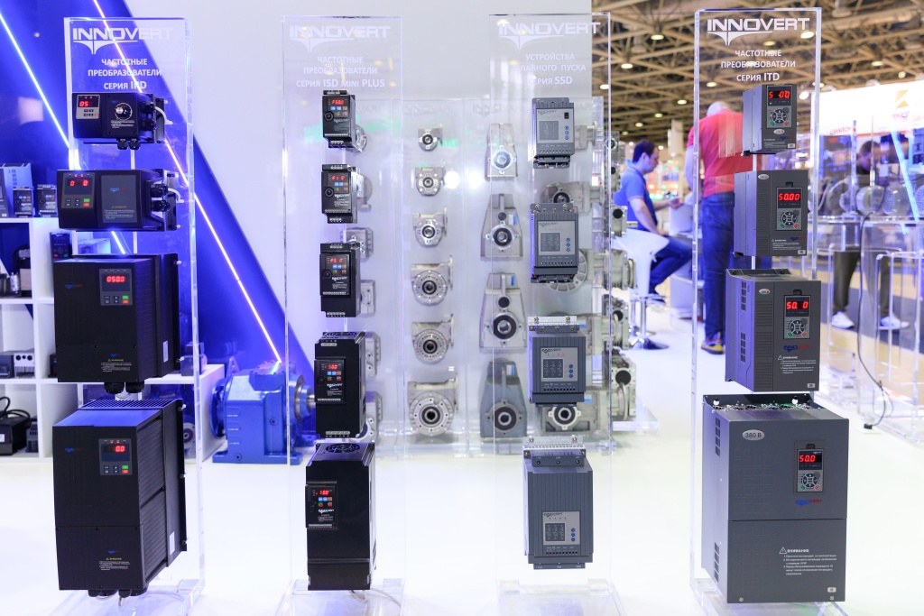 Стенд INNOVERT с частотными преобразователями INNOVERT